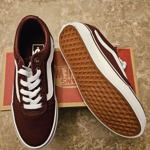 Ward Burgundy Van's New Size 6